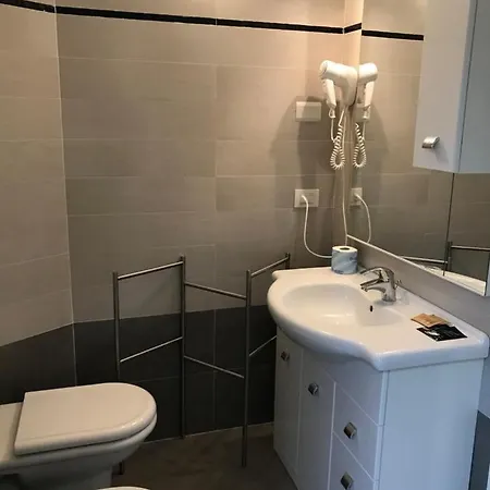 E Residenza Prealba בית הארחה